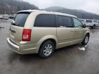 2010 Chrysler Town & Country Touring للبيع في Ellwood City، PA - Front End