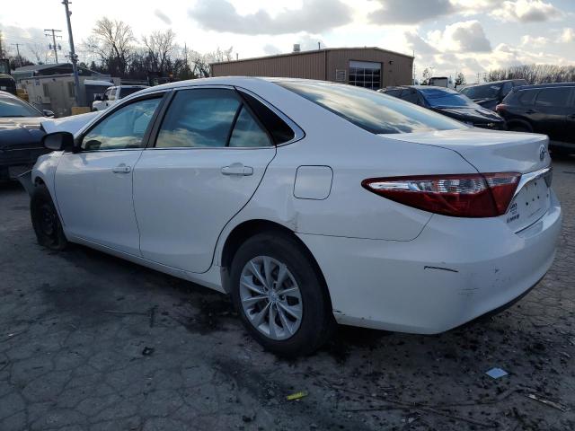 Sedans TOYOTA CAMRY 2015 Biały