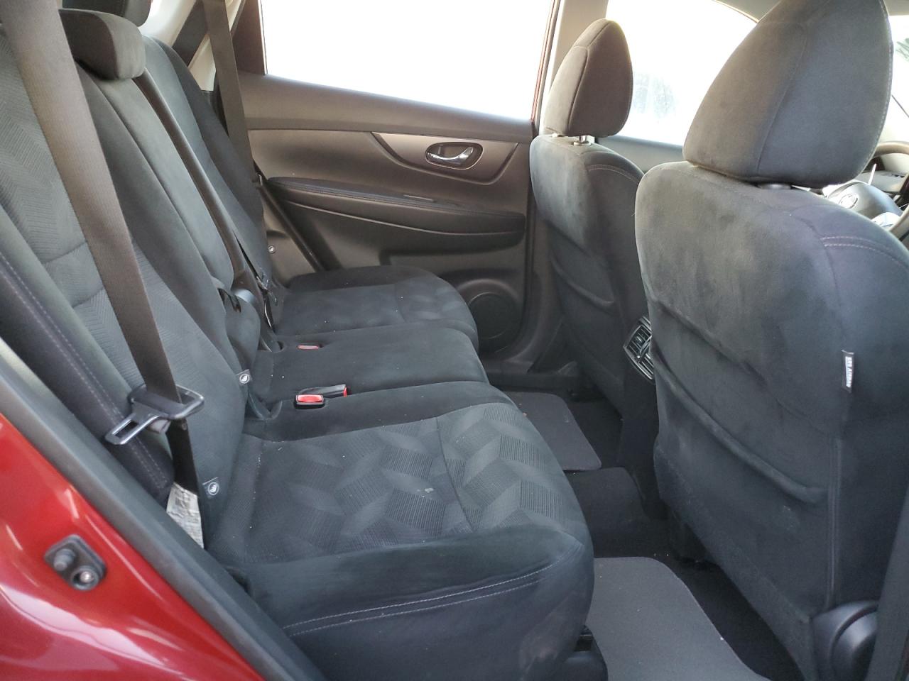 2016 Nissan Rogue - Image 12