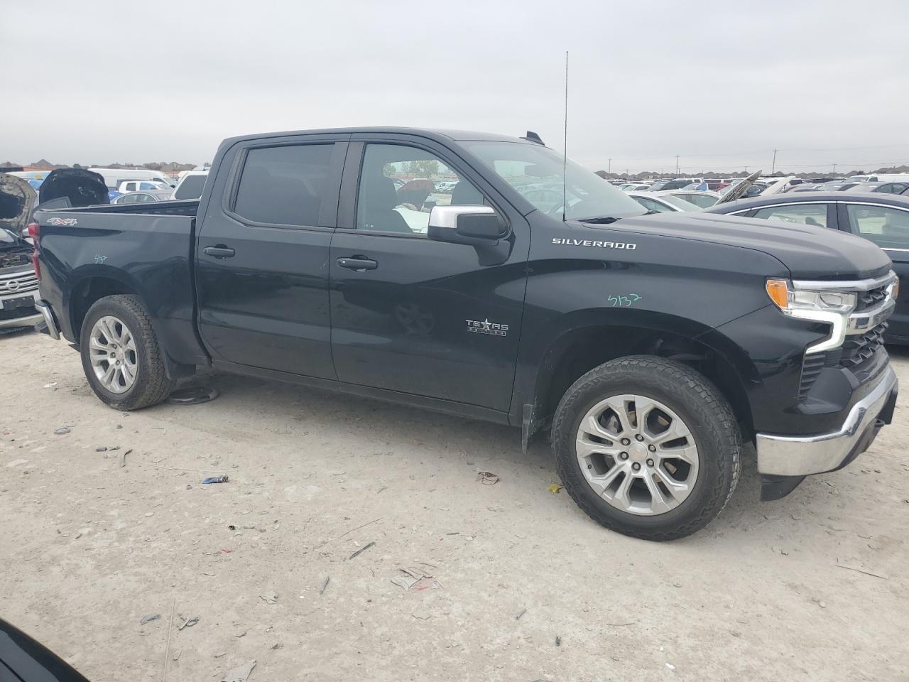 2022 Chevrolet Silverado - Image 4