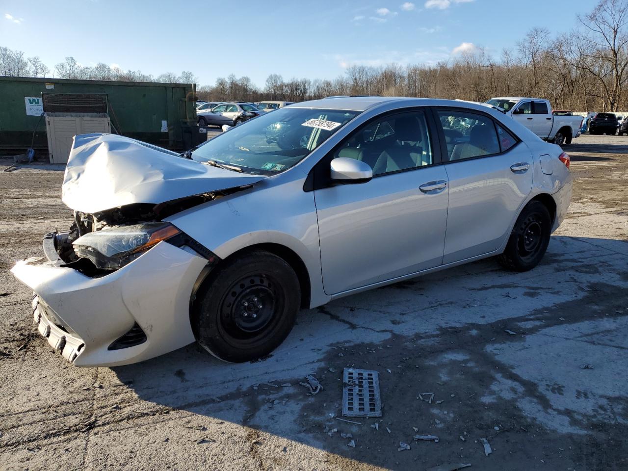 VIN 2T1BURHE7JC124453 2018 TOYOTA COROLLA no.1