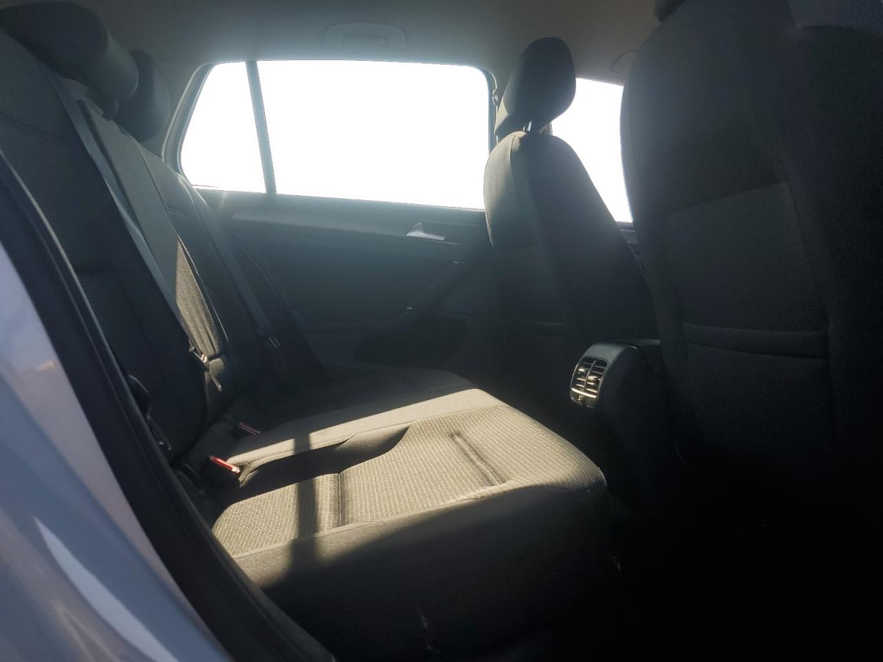 2019 Volkswagen E-Golf Se VIN: WVWKR7AU7KW917283 Lot: 82618894