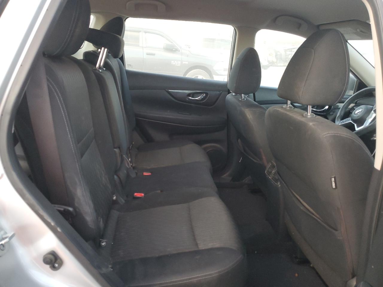 2017 Nissan Rogue - Image 11
