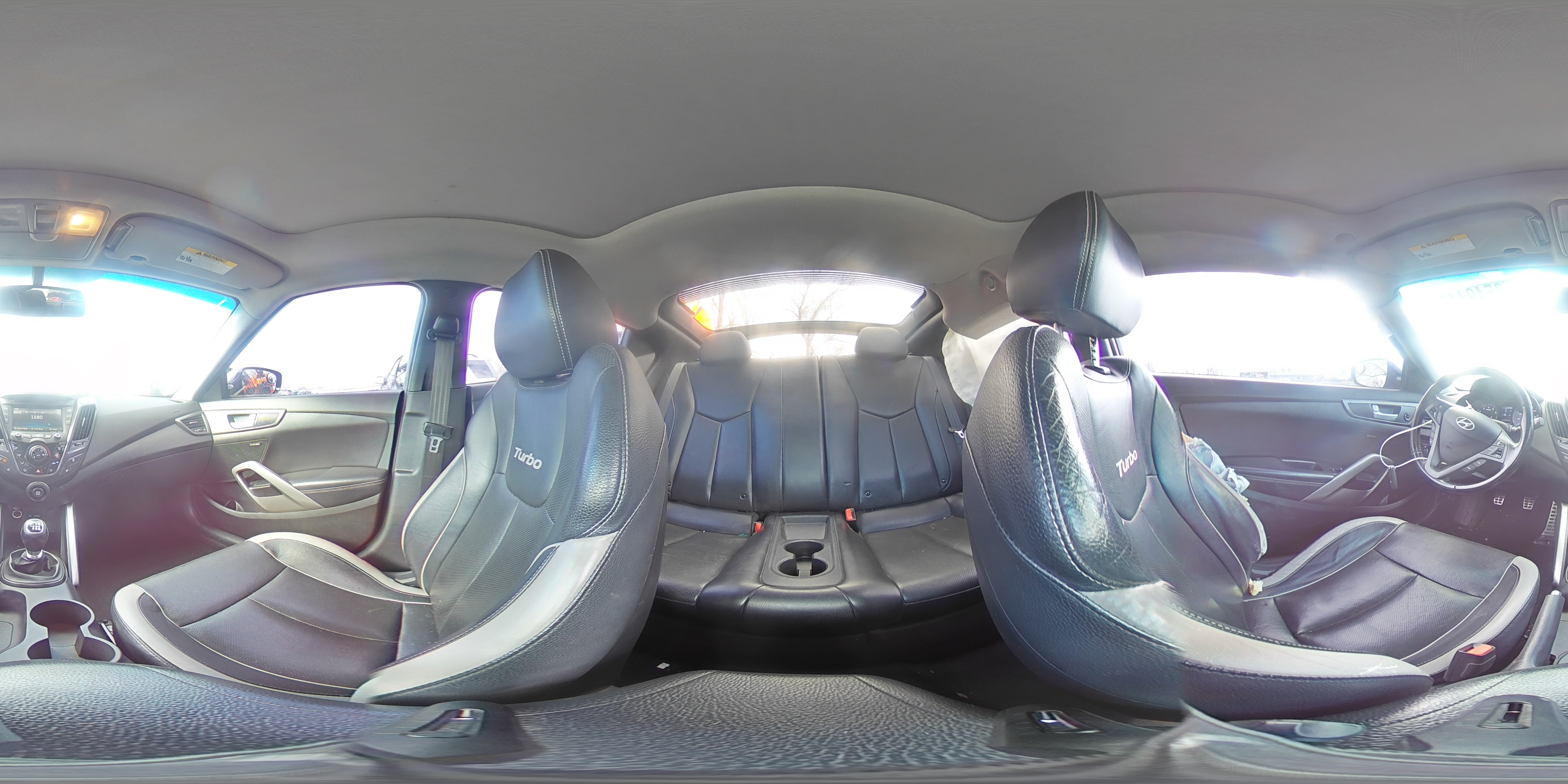 2013 Hyundai Veloster - Image 13