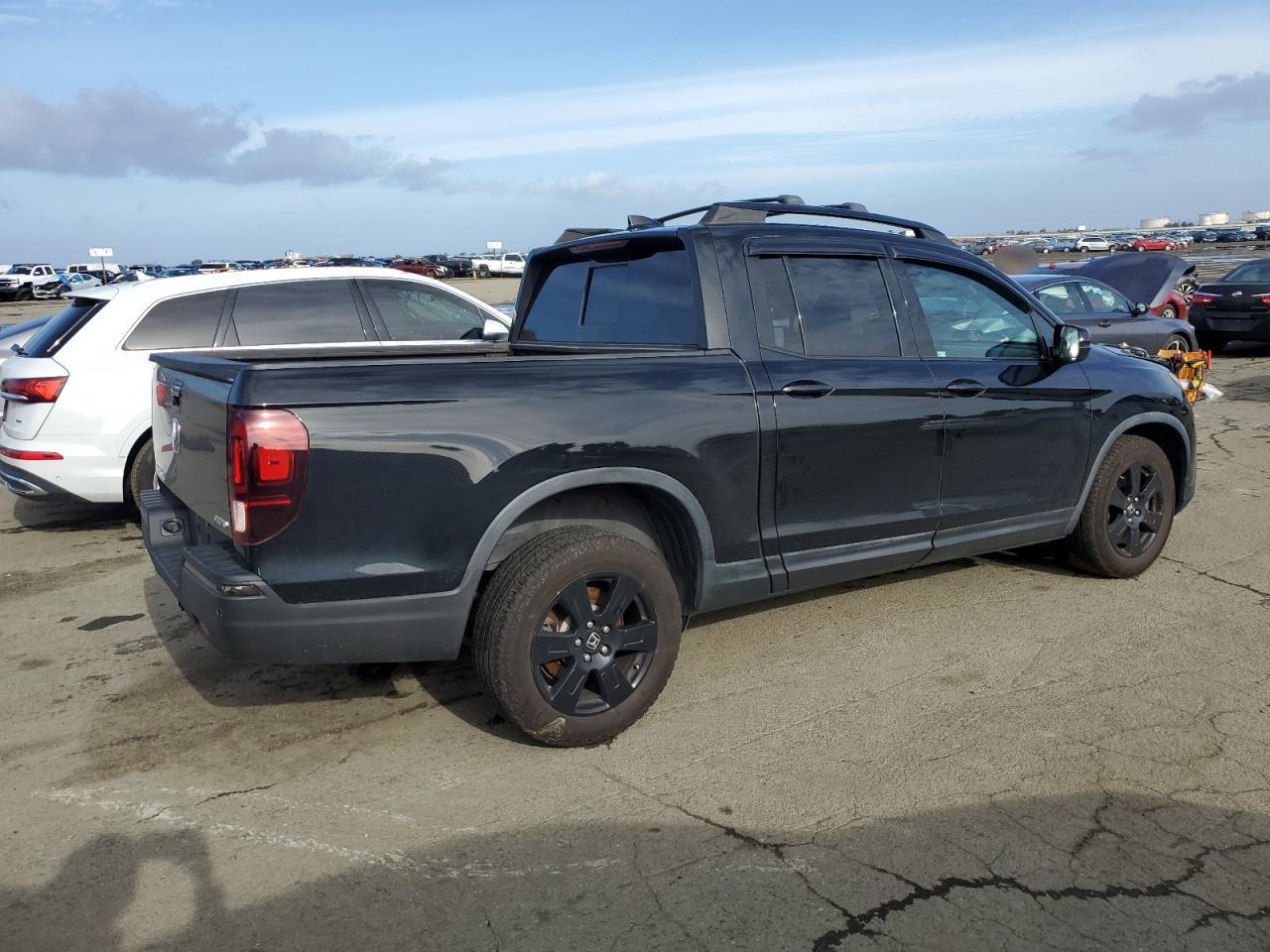2018 Honda Ridgeline - Image 3