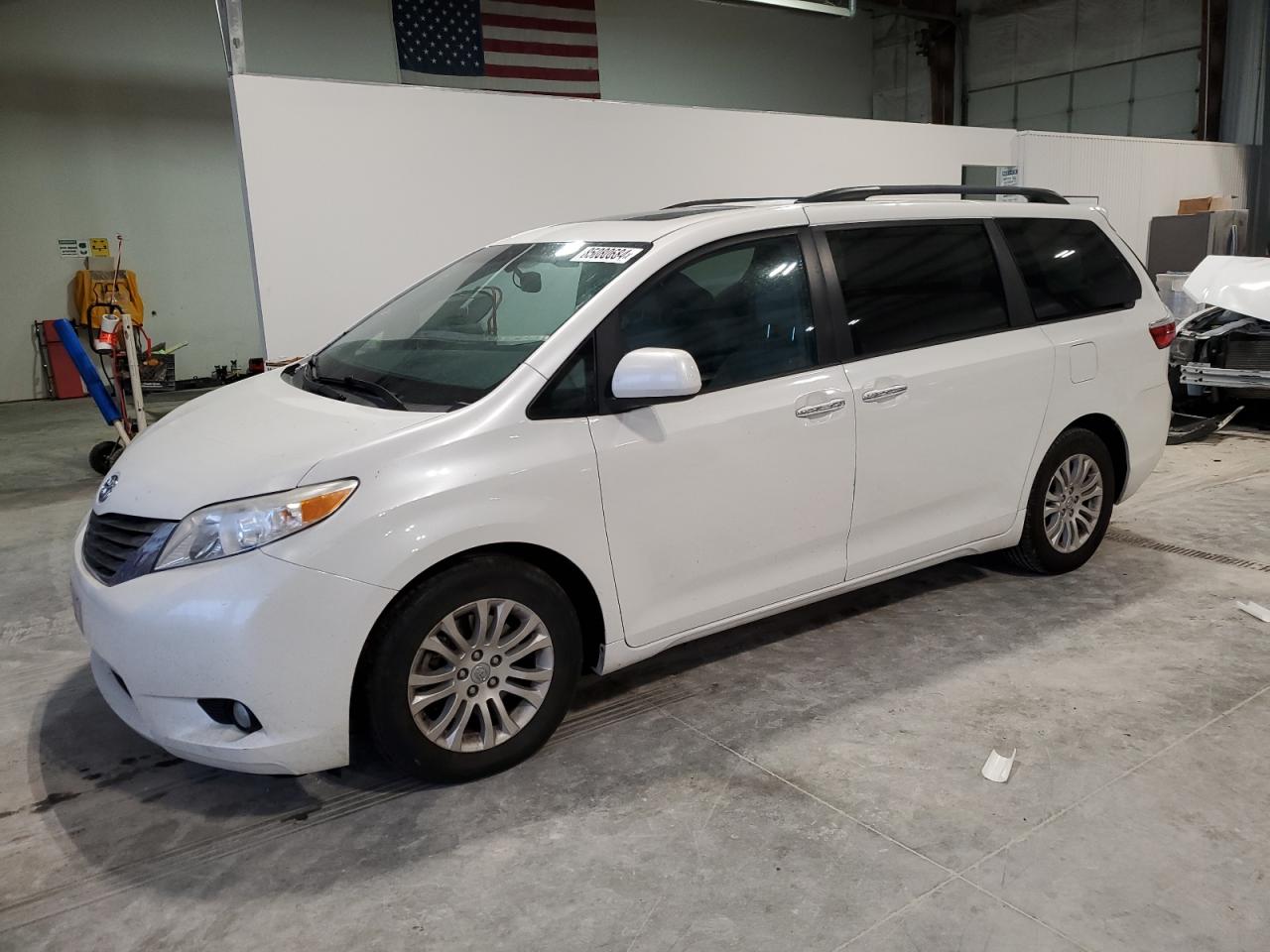 5TDYZ3DC6HS869645 2017 TOYOTA SIENNA - Image 1