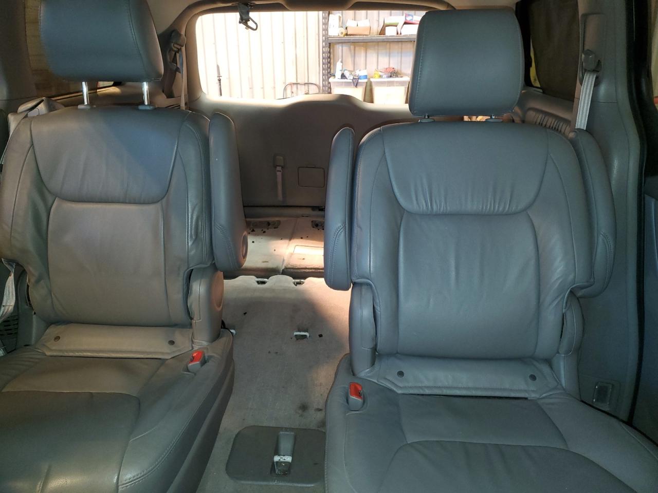 2009 Toyota Sienna - Image 10