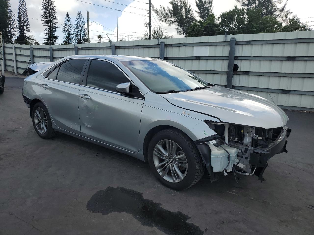 VIN 4T1BF1FK7HU417265 2017 TOYOTA CAMRY no.4