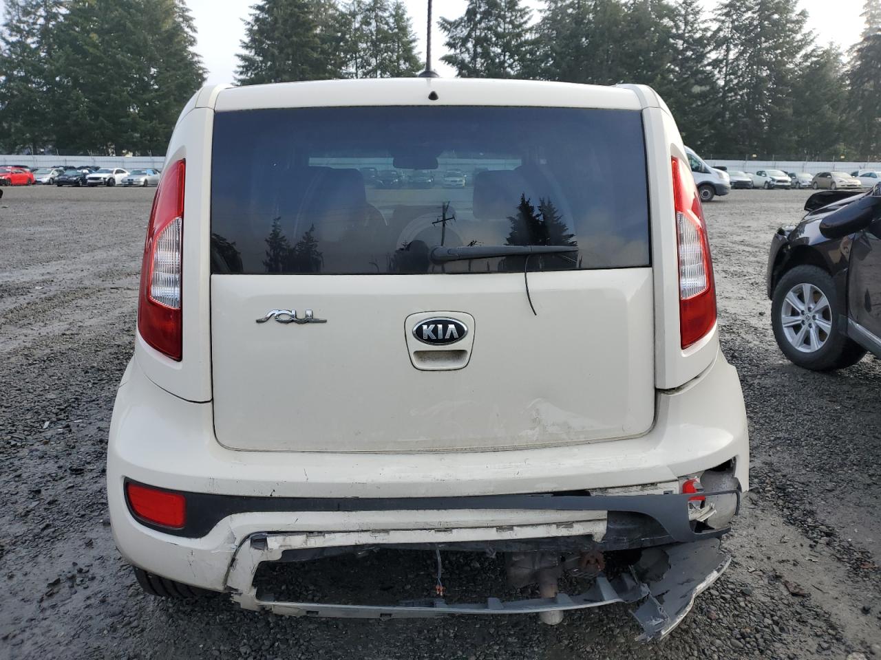 VIN KNDJT2A58D7762622 2013 KIA SOUL no.6