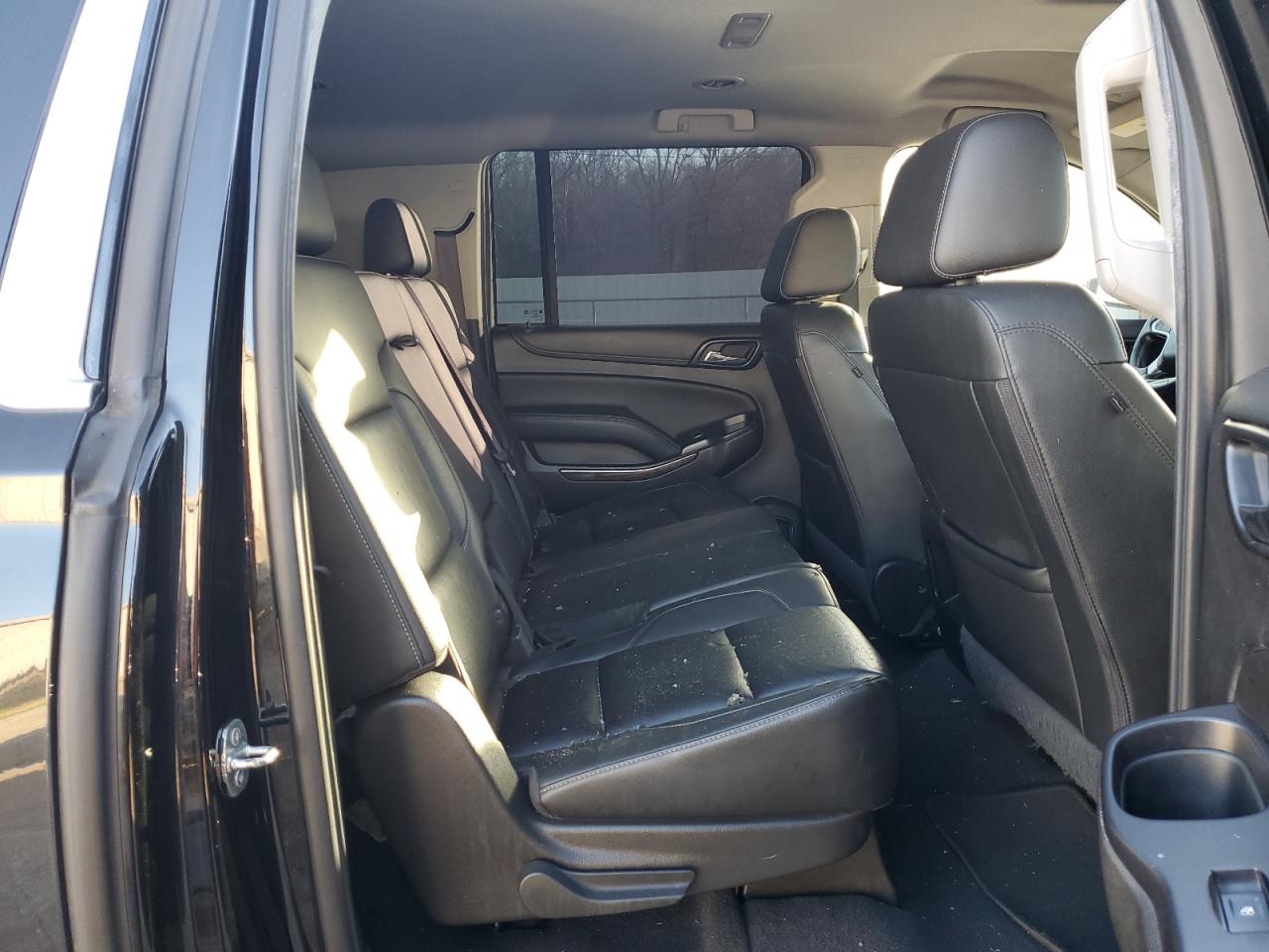 2019 Chevrolet Suburban - Image 11