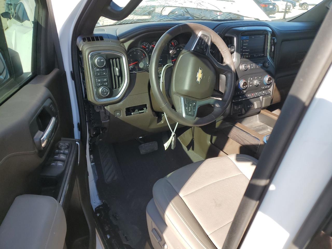 2022 Chevrolet Silverado - Image 8