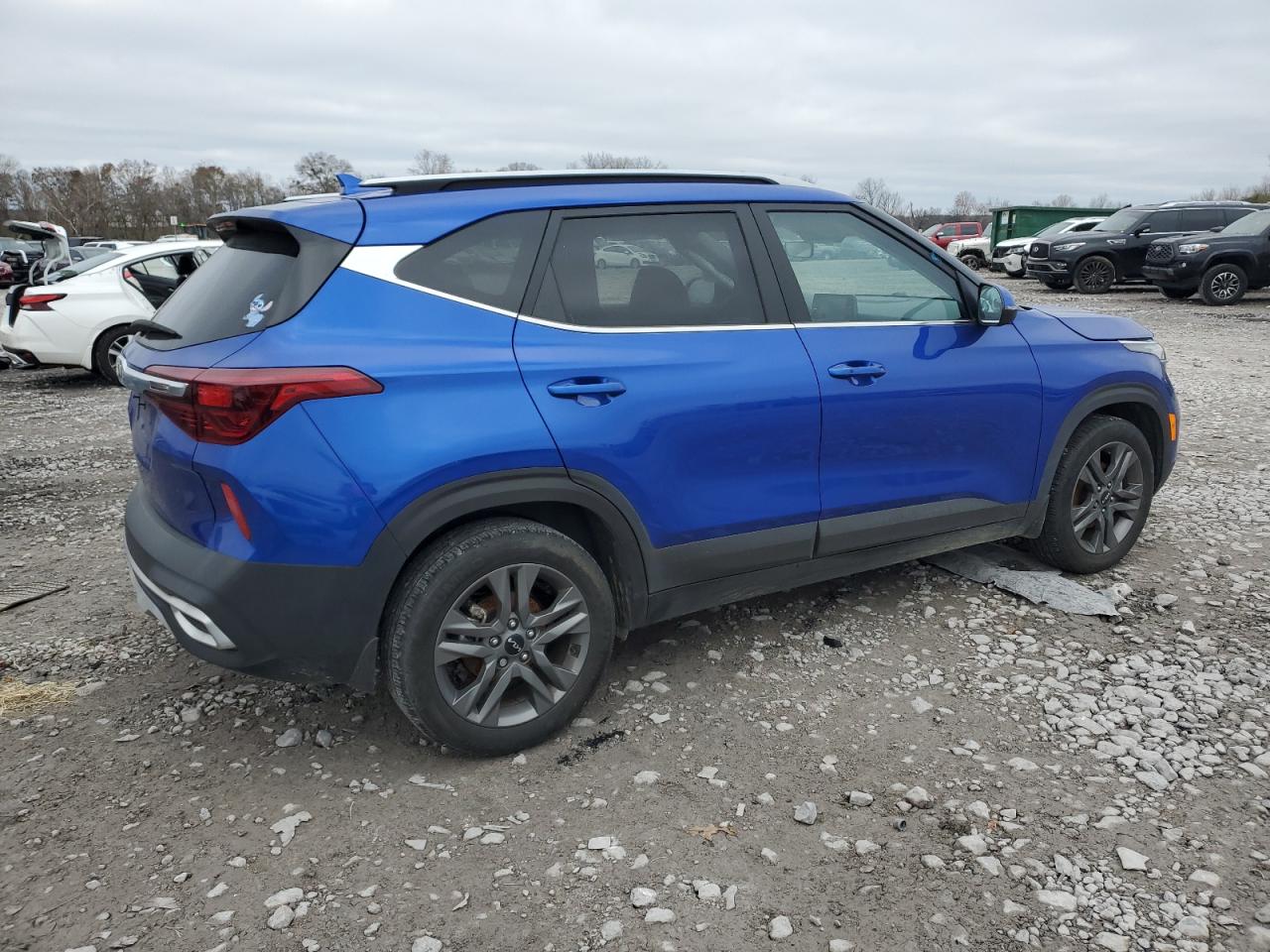 2023 Kia Seltos - Image 3