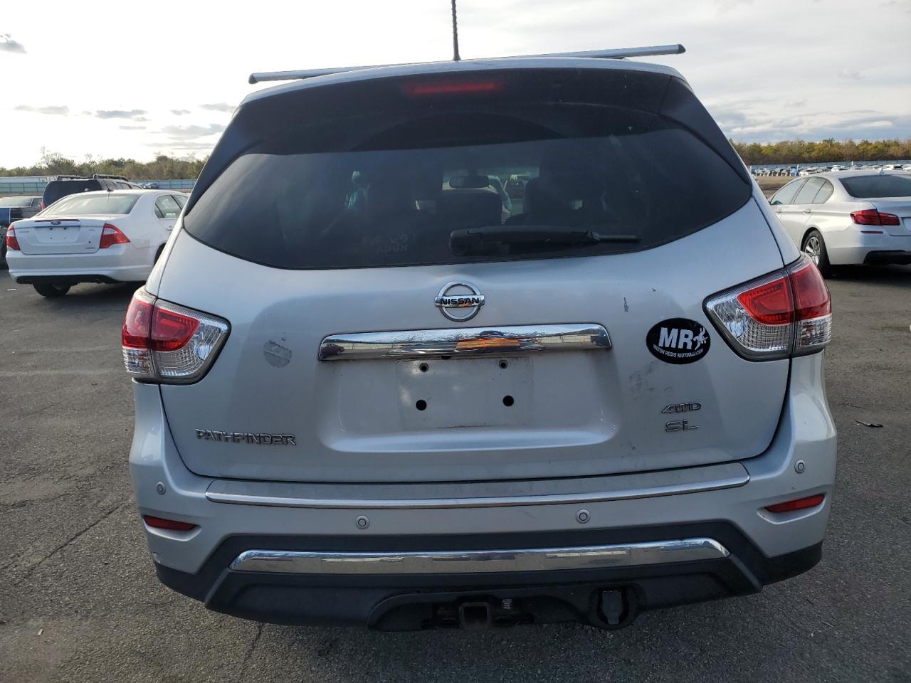 2016 Nissan Pathfinder - Image 6