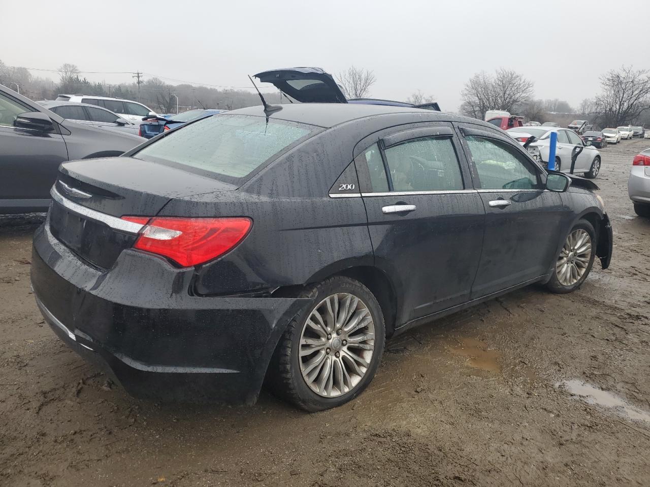 2012 Chrysler 200 - Image 3