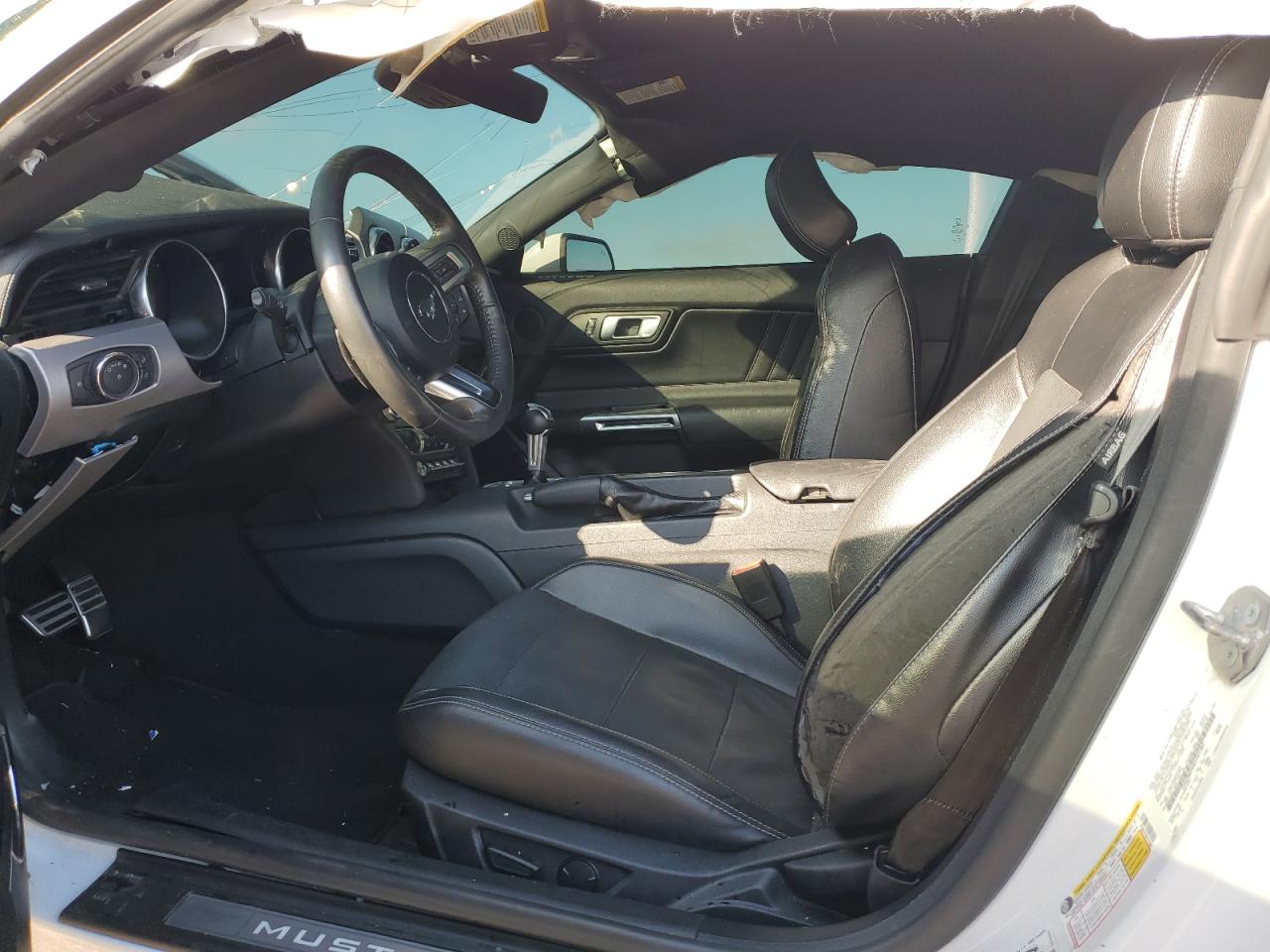 2022 Ford Mustang - Image 7