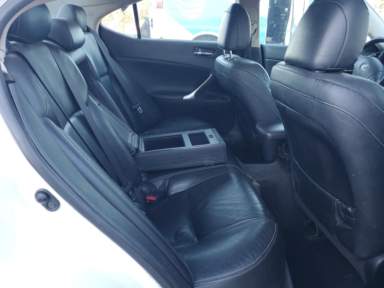 2010 Lexus IS - Image 10