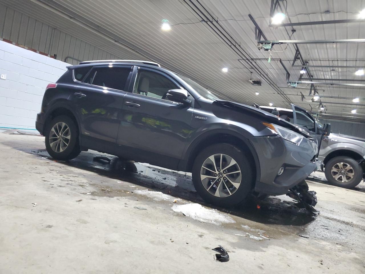 2018 Toyota RAV 4 - Image 4