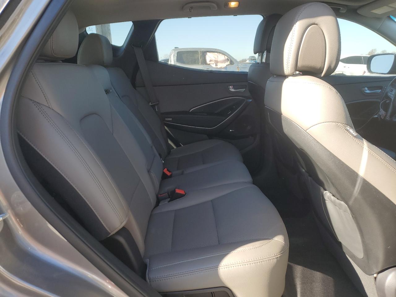 2017 Hyundai Santa Fe - Image 10