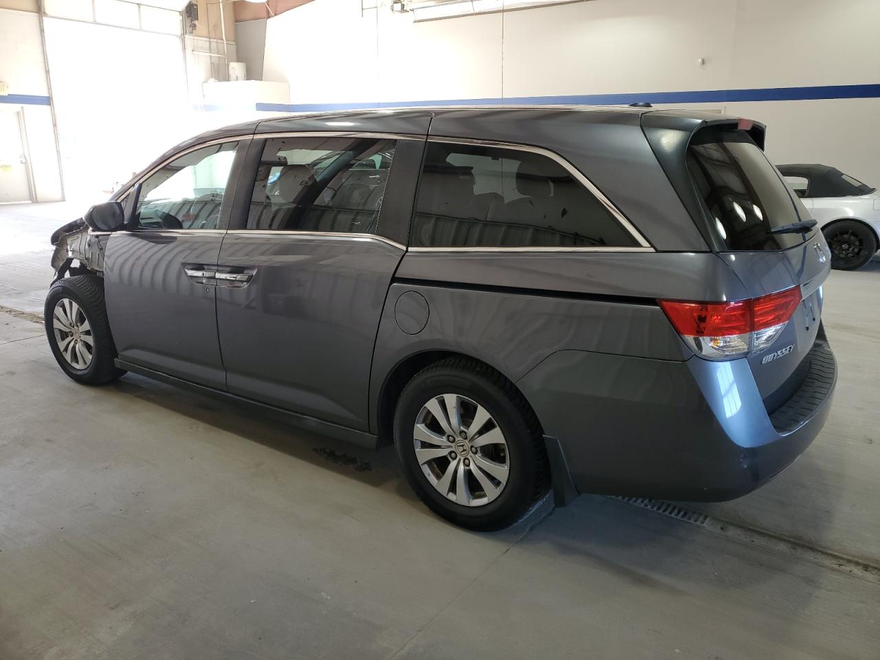 2016 Honda Odyssey - Image 2