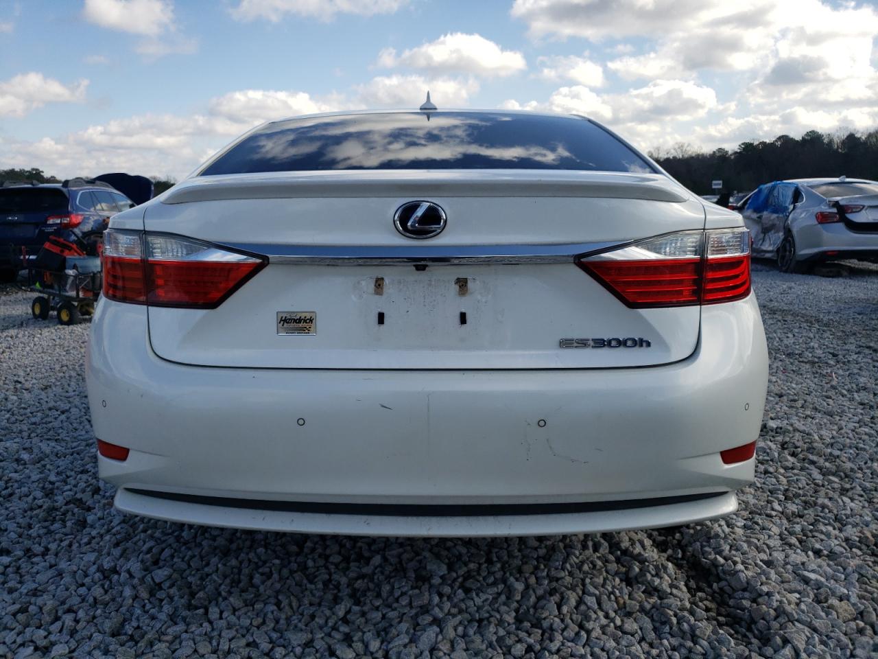 2014 Lexus ES - Image 6