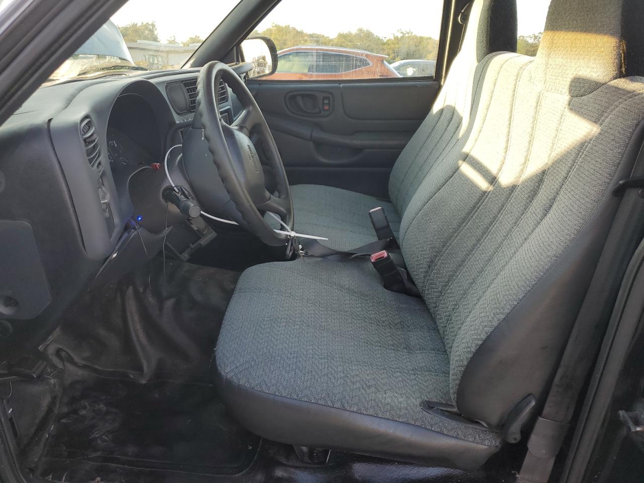 2000 GMC Sonoma - Image 7