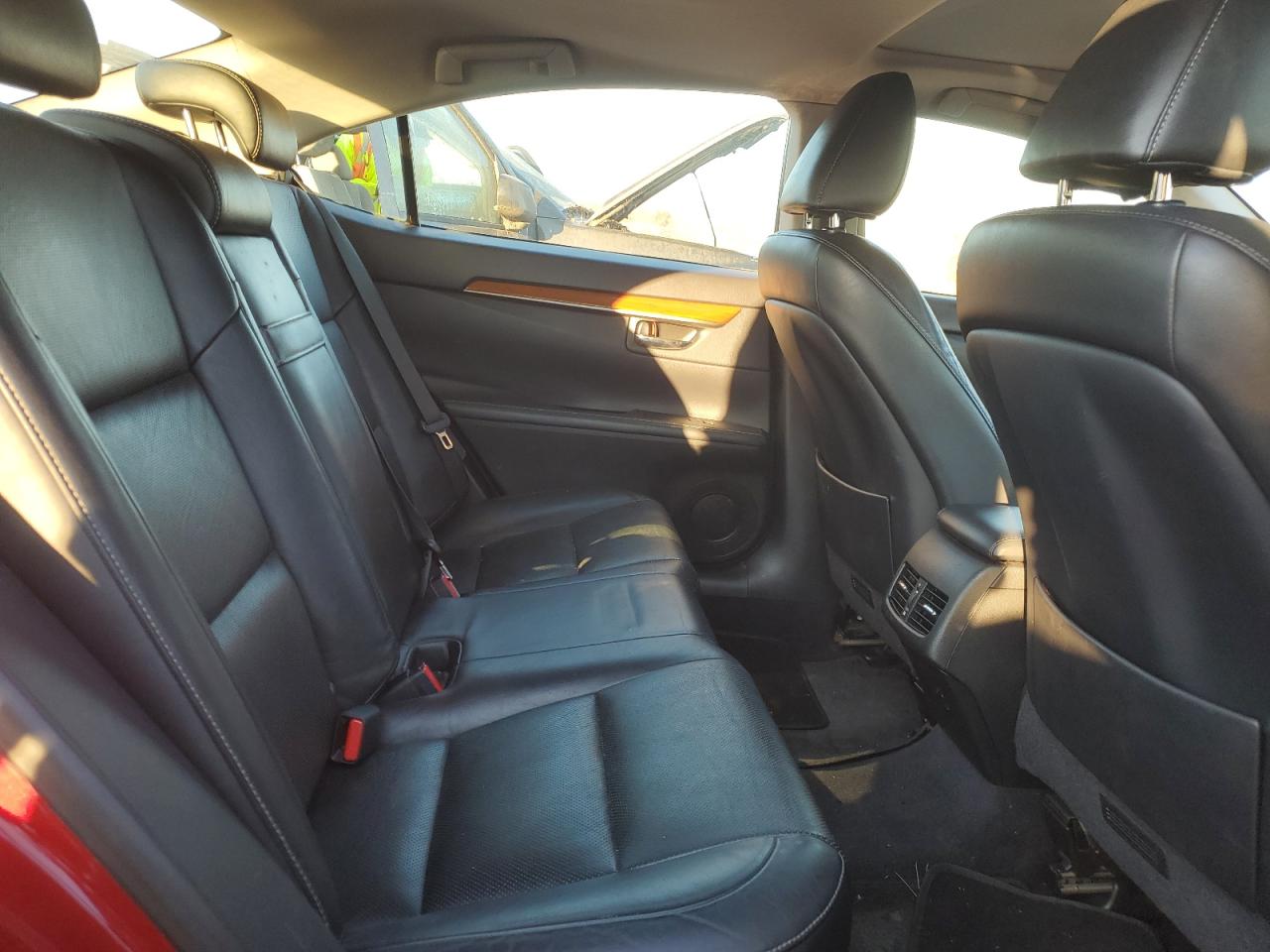 2013 Lexus ES - Image 10