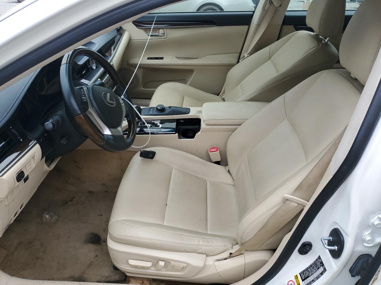 2013 Lexus ES - Image 7