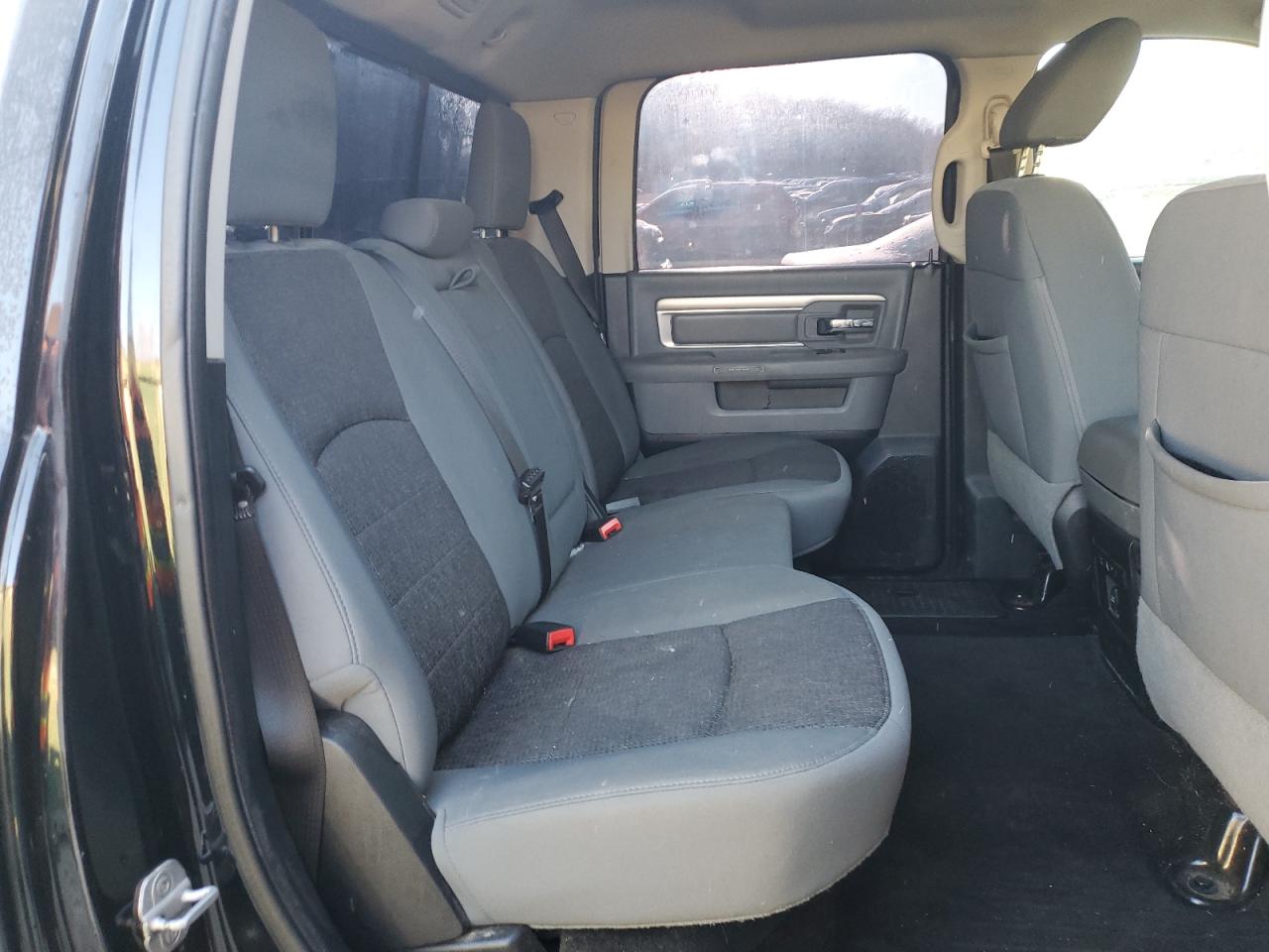 2013 RAM 1500 - Image 10