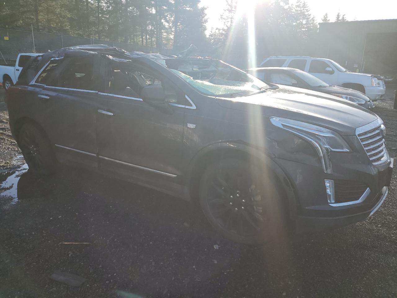 VIN 1GYKNFRS5HZ234704 2017 CADILLAC XT5 no.4