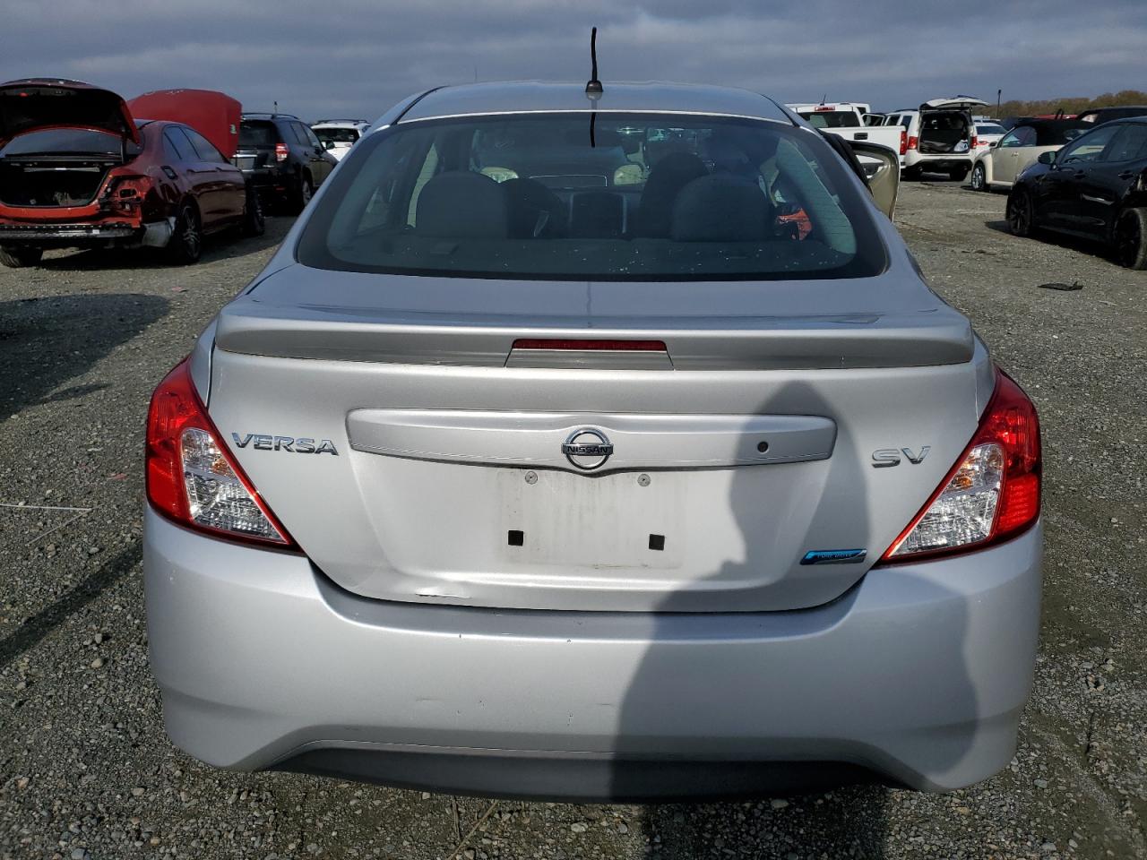 VIN 3N1CN7AP8GL852597 2016 NISSAN VERSA no.6