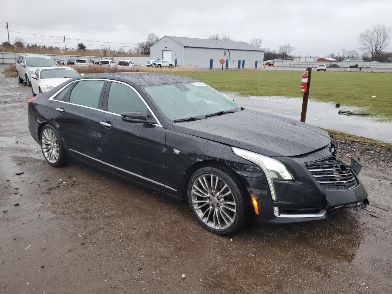 VIN 1G6KH5R63HU195346 2017 CADILLAC CT6 no.4