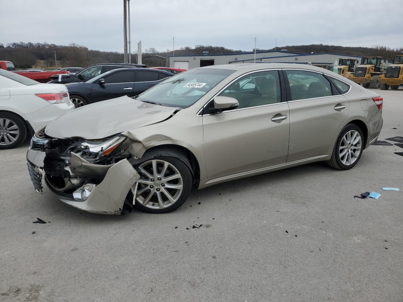 2013 TOYOTA AVALON