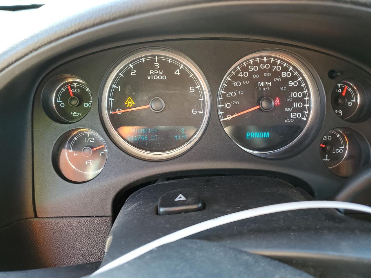 2010 Chevrolet Suburban - Image 9