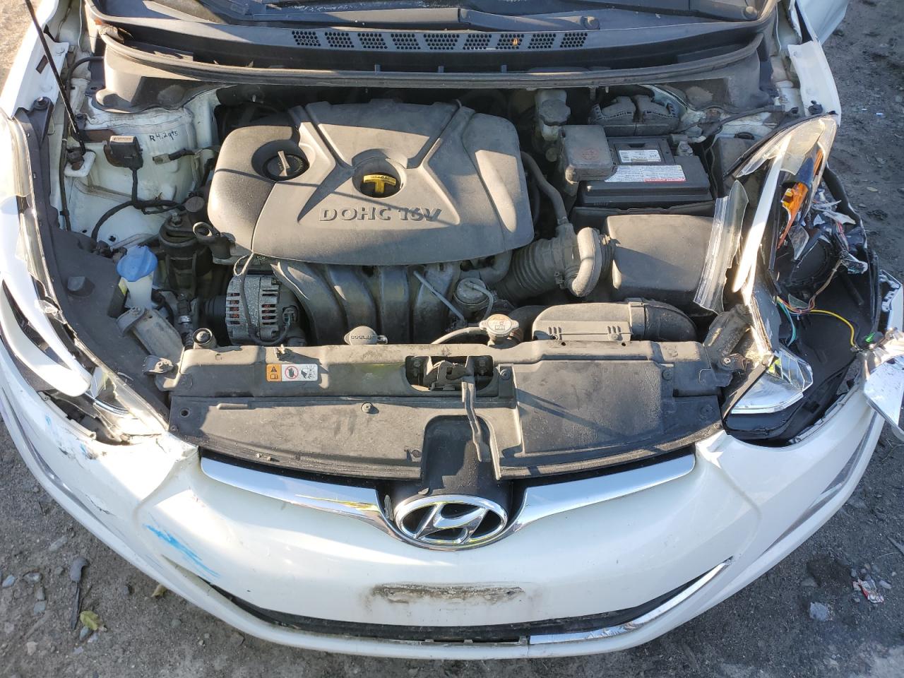 2015 Hyundai Elantra - Image 11