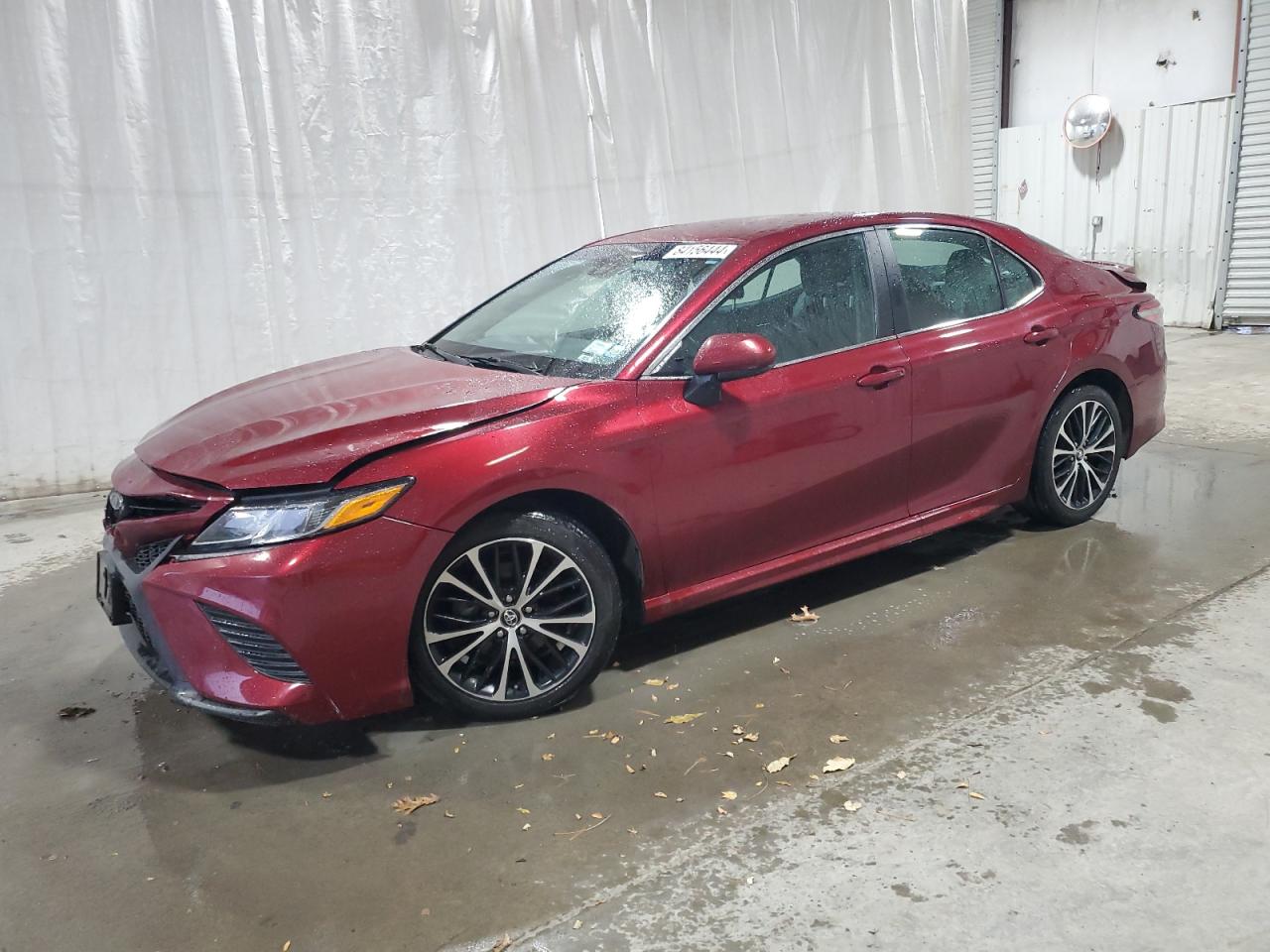 VIN 4T1B11HK4JU530057 2018 TOYOTA CAMRY no.1