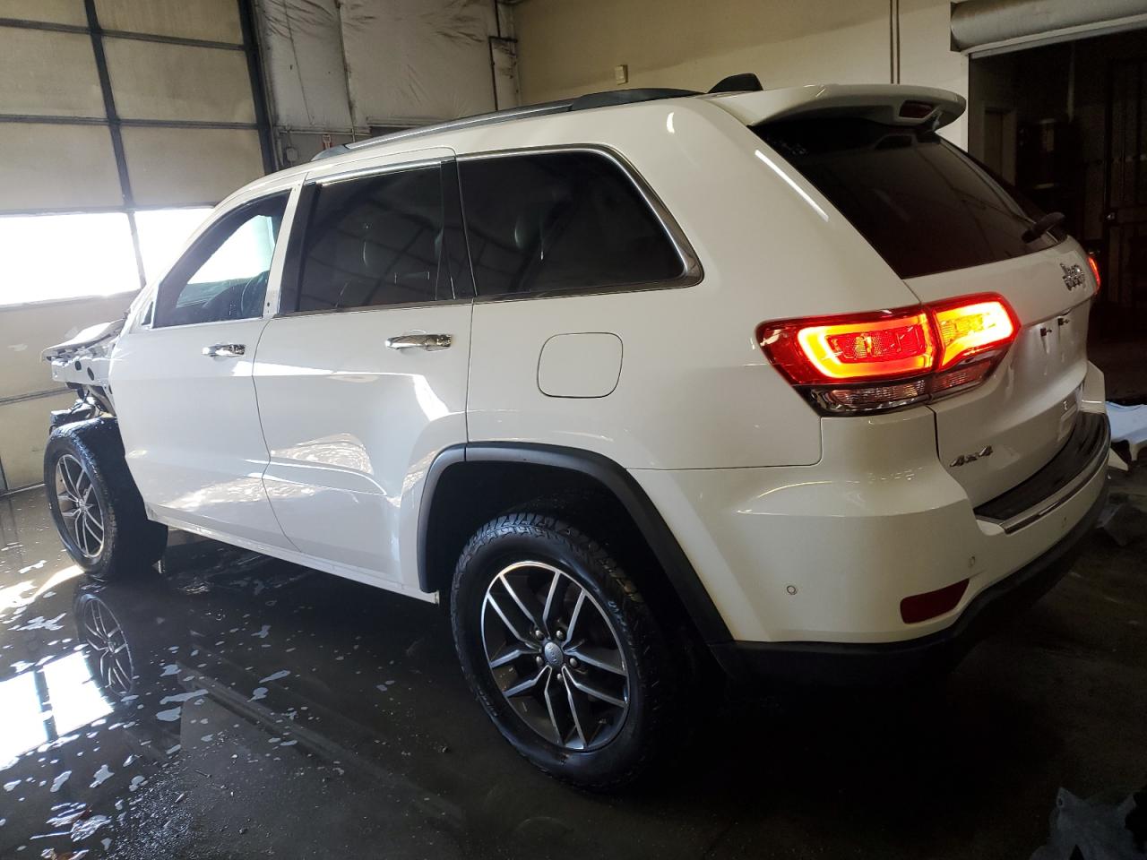 2018 Jeep Grand Cherokee - Image 2