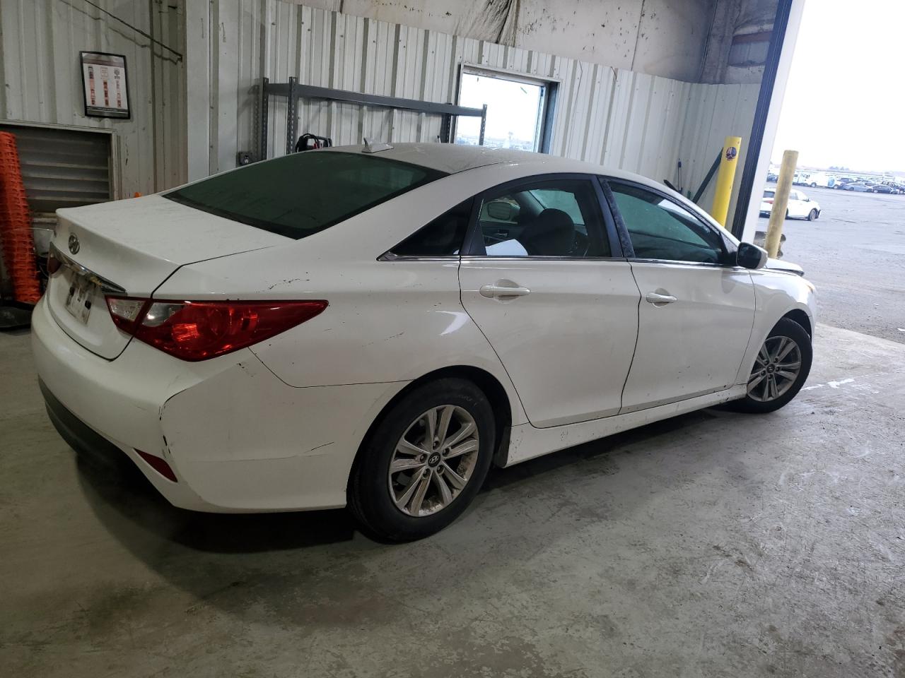 2014 Hyundai Sonata - Image 3
