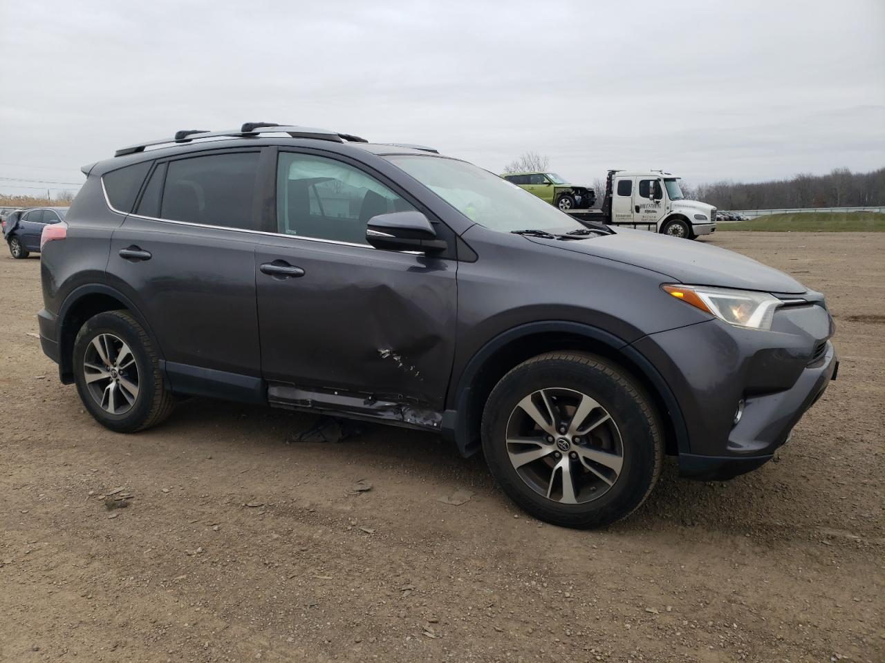 VIN 2T3RFREV2HW627398 2017 TOYOTA RAV4 no.4