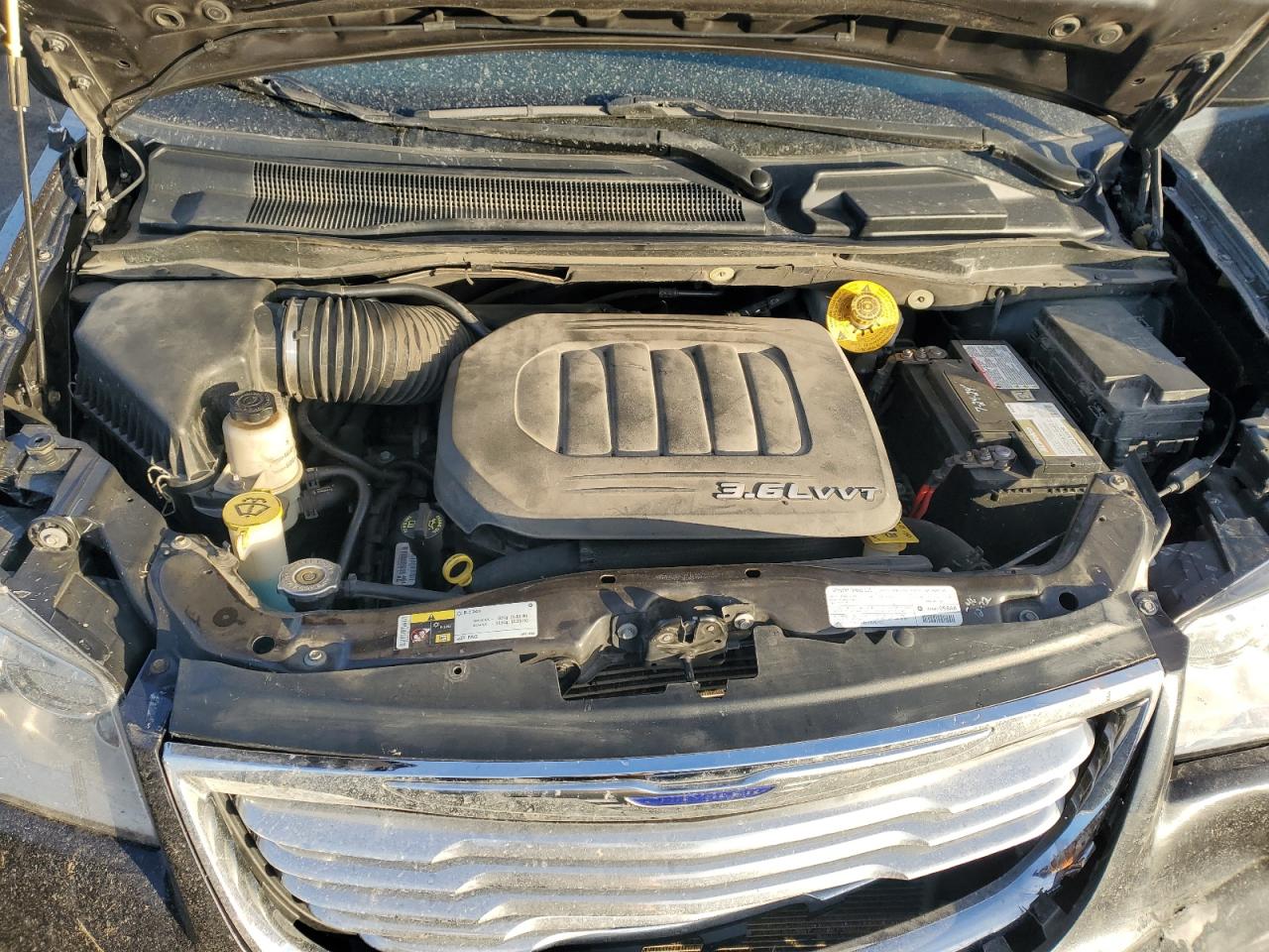 2014 Chrysler Town & Country - Image 12