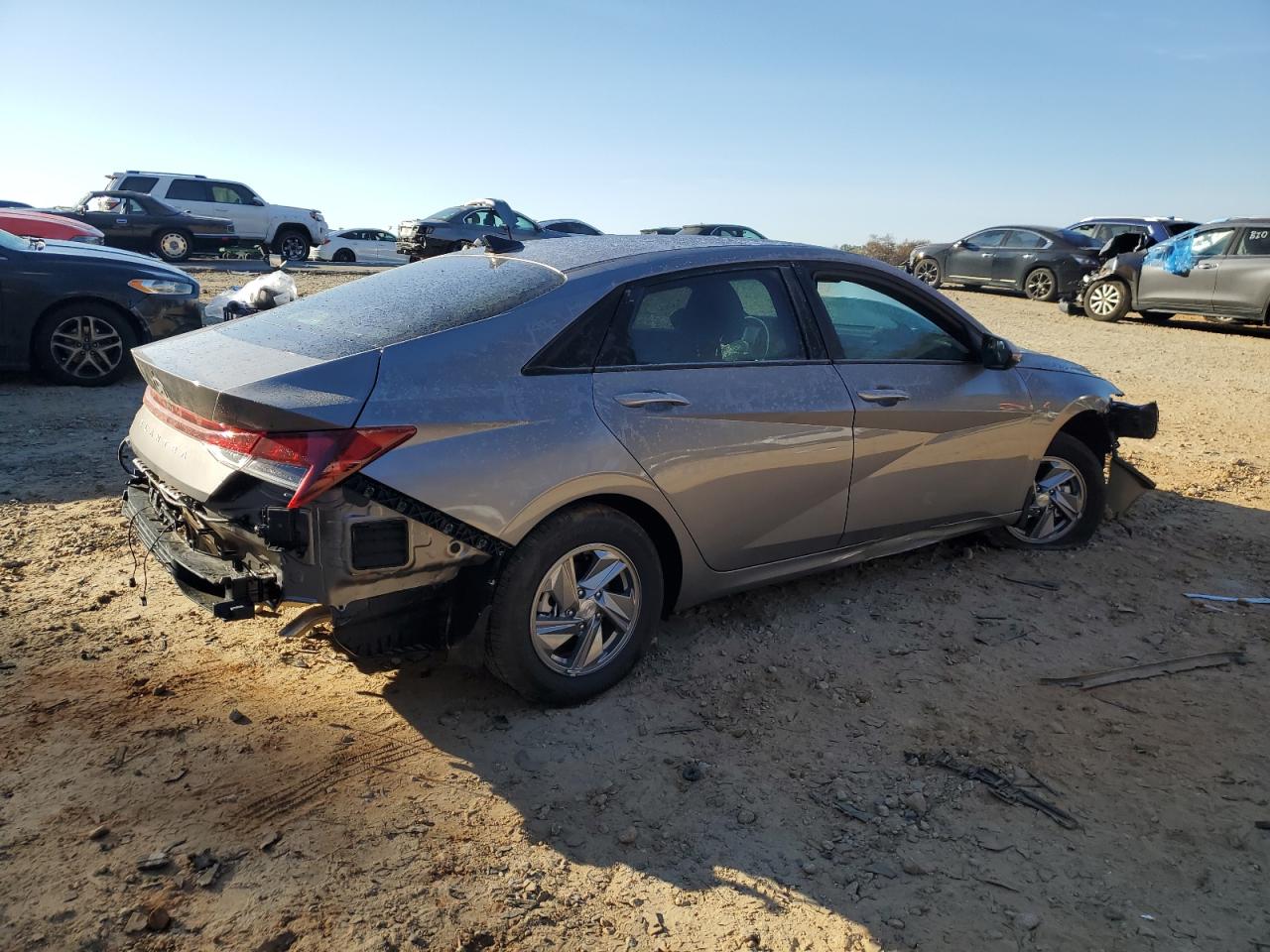 2024 Hyundai Elantra - Image 3