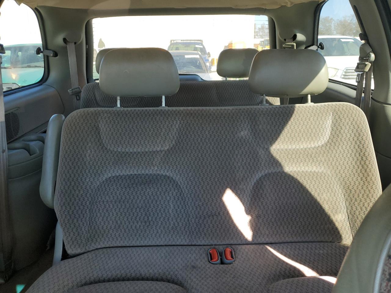 2000 Dodge Caravan - Image 10