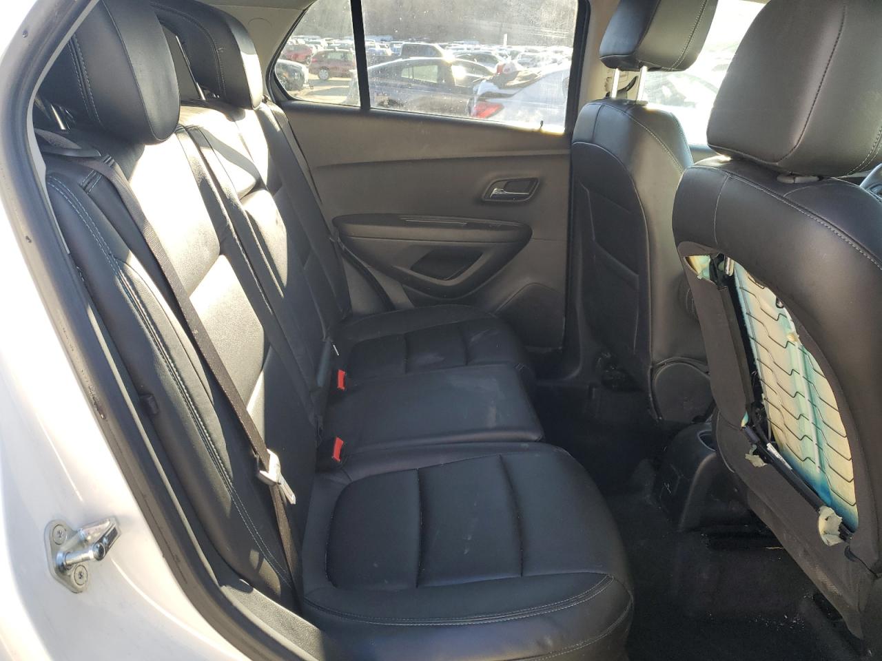 2015 Chevrolet Trax - Image 11