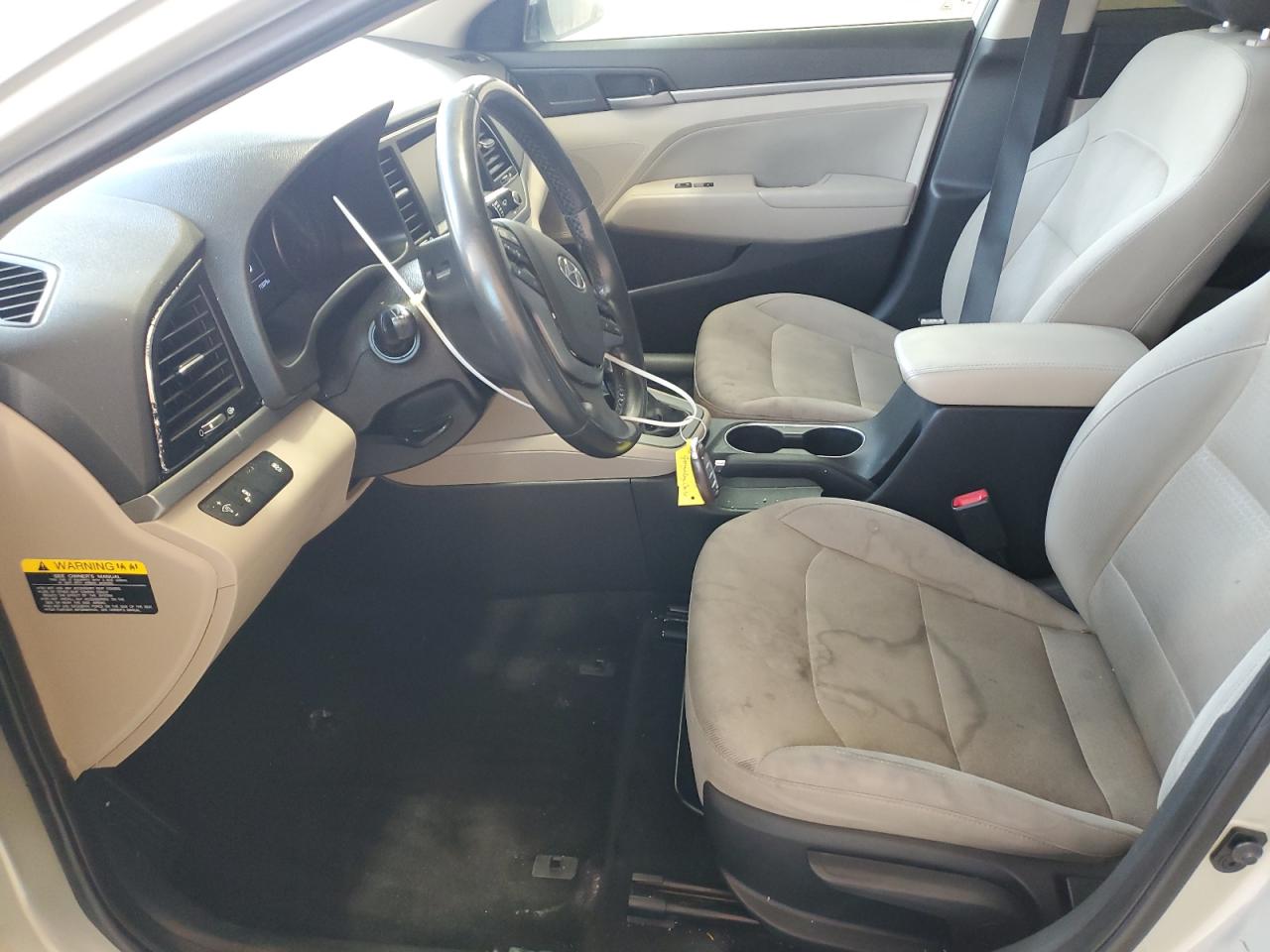 2017 Hyundai Elantra - Image 7