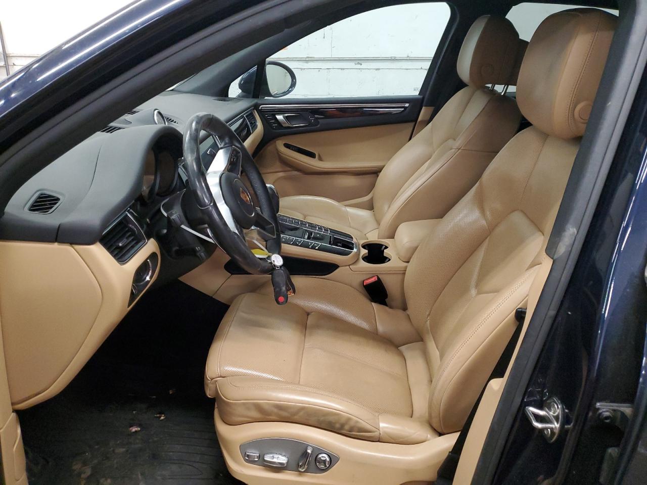 2017 Porsche Macan - Image 7