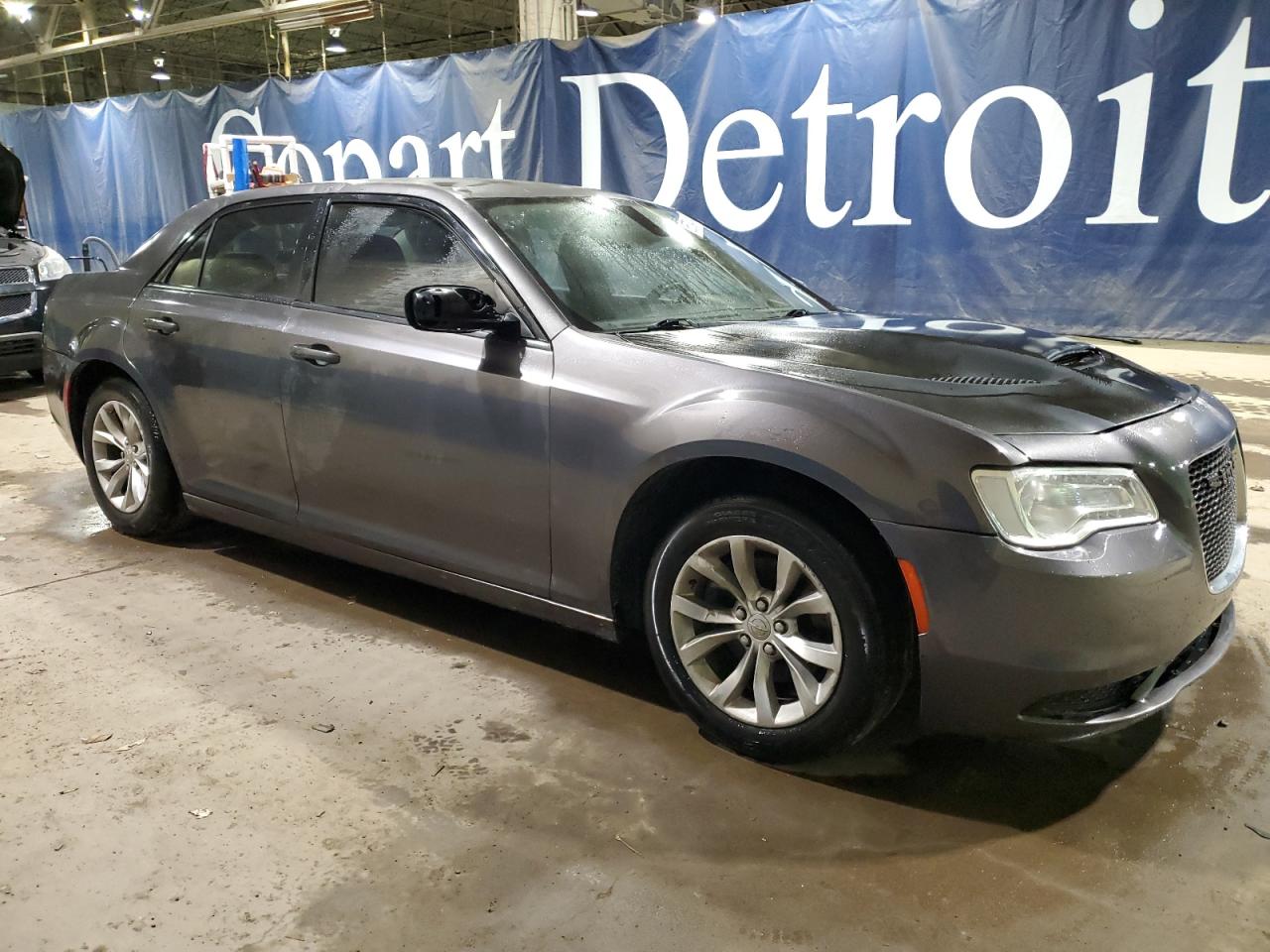 VIN 2C3CCAAG1FH898512 2015 CHRYSLER 300 no.4