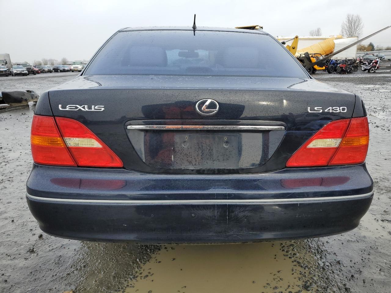 2003 Lexus LS - Image 6