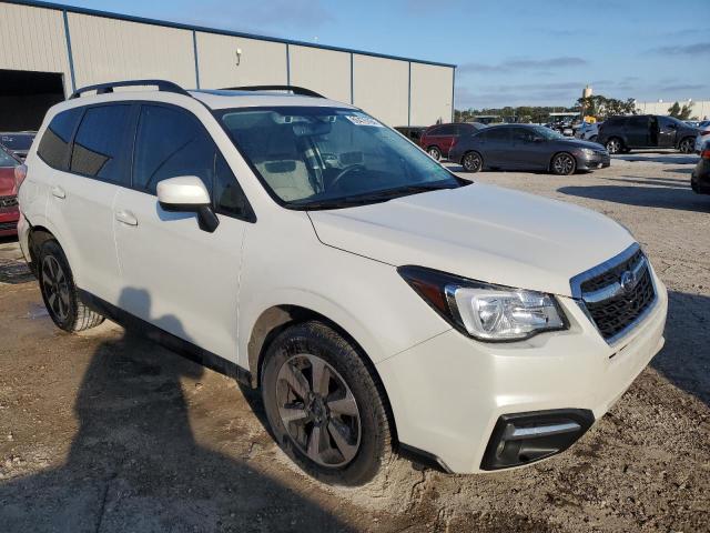  SUBARU FORESTER 2017 Biały