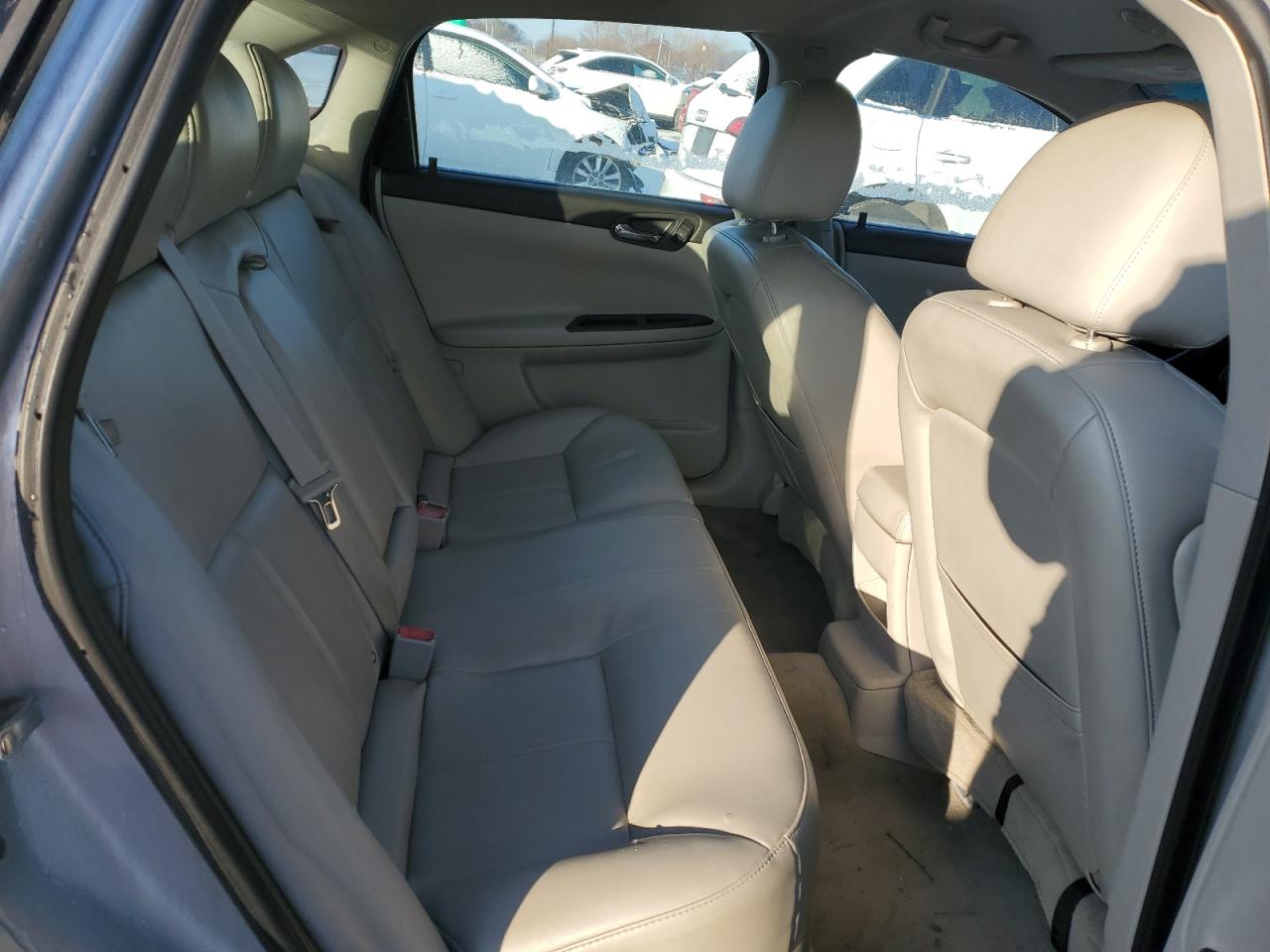 2011 Chevrolet Impala - Image 10
