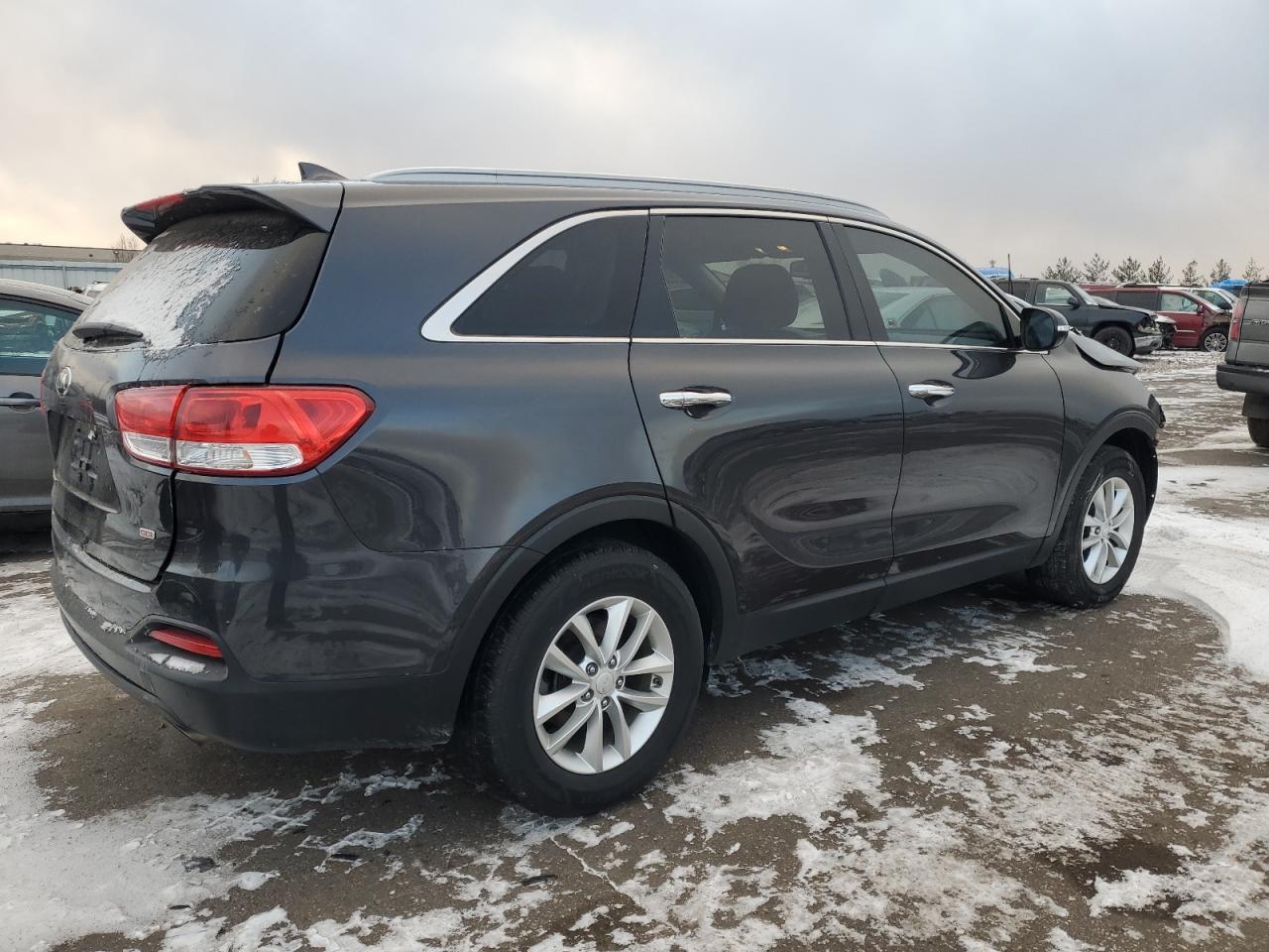 2016 Kia Sorento - Image 3