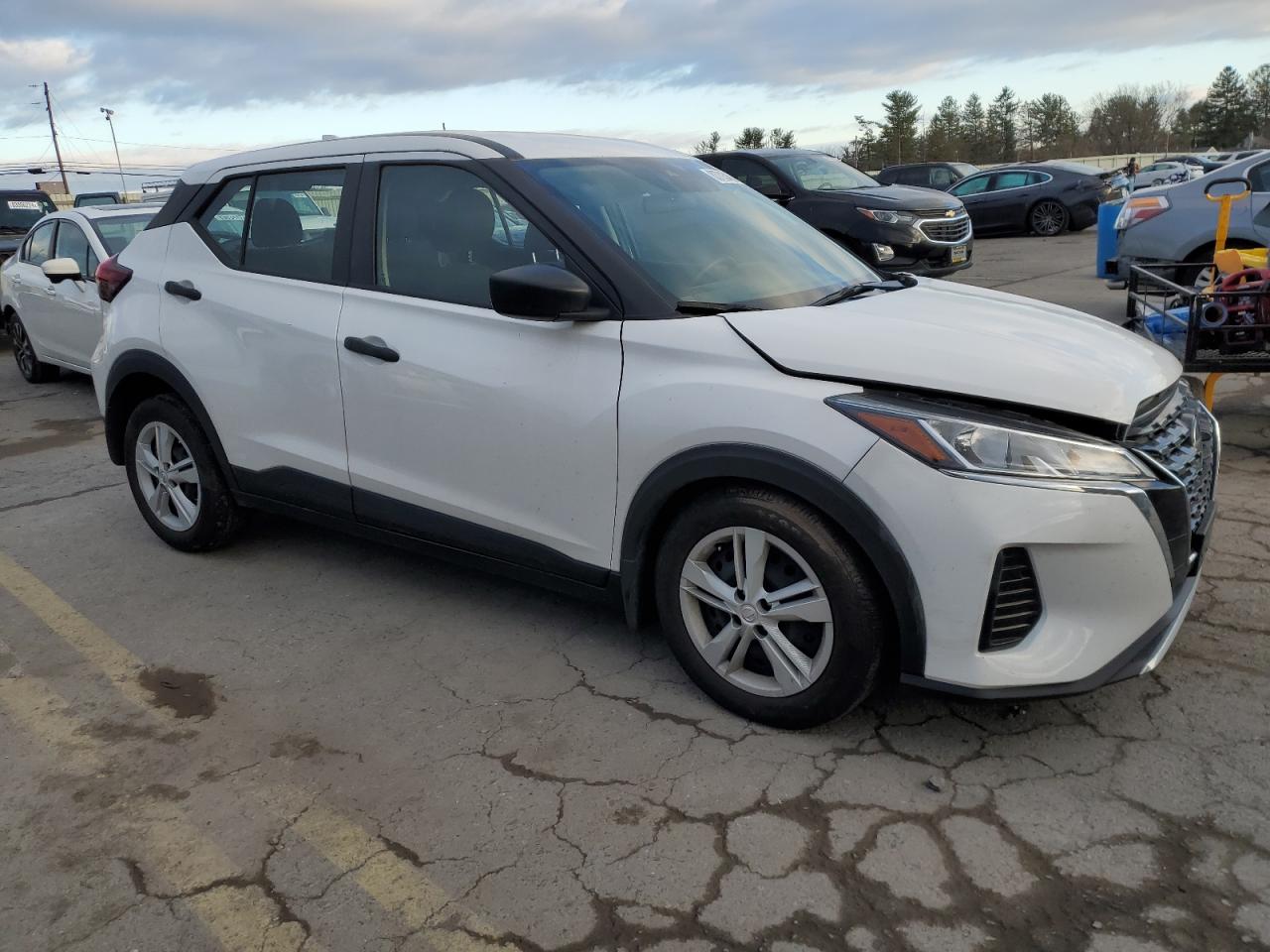 2021 Nissan Kicks - Image 4